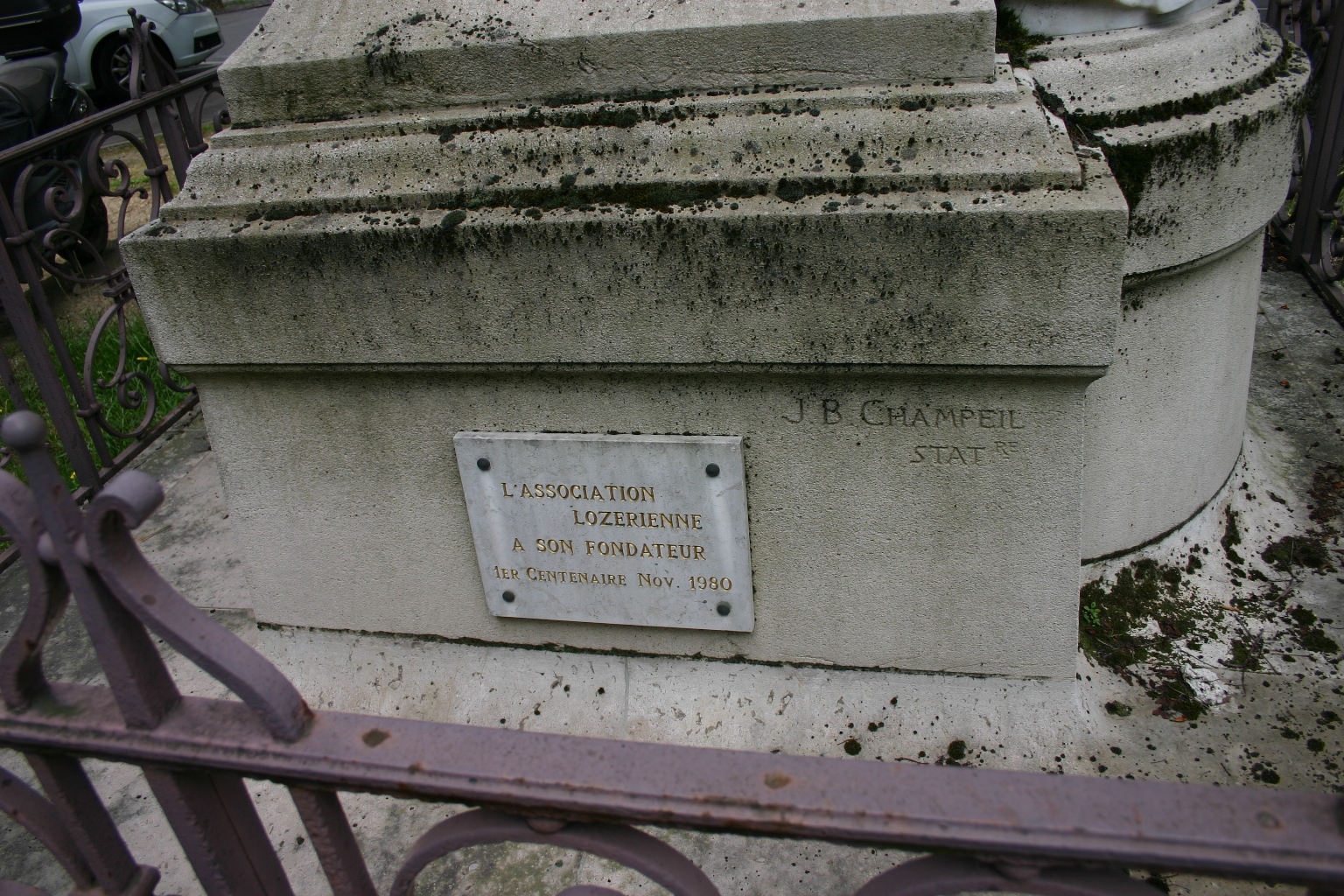 Théophile Roussel's monument, Paris (5).JPG